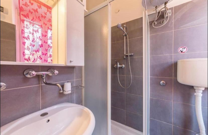 Two Room Eva بولا المظهر الخارجي الصورة